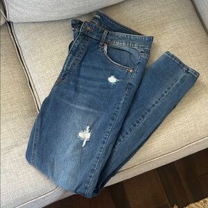 Women’s High-Rise Distressed Skinny Jeans